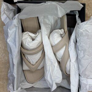 NWT! THEORY Belted Nude Leather Open Toe Heeled Sandals Size 7W (37)